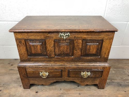 fig 1. 18TH CENTURY STYLE WELSH OAK COFFER BACH