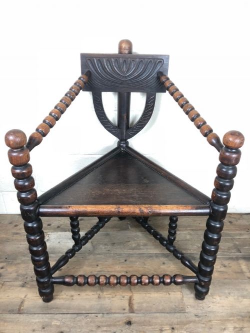 fig 1. ANTIQUE VICTORIAN OAK CORNER CHAIR
