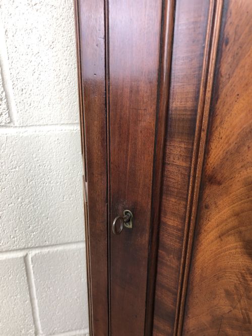 fig 2. GEORGE III ANTIQUE MAHOGANY HANGING CORNER CUPBOARD