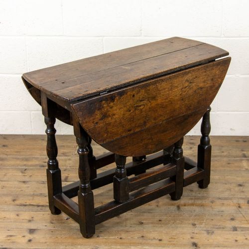 Early 18th Century Oak Gate Leg Table