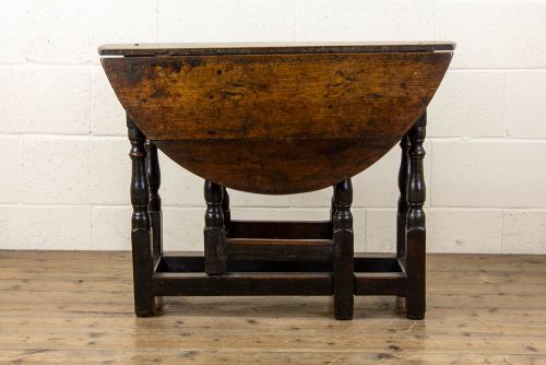 fig 1. Early 18th Century Oak Gate Leg Table