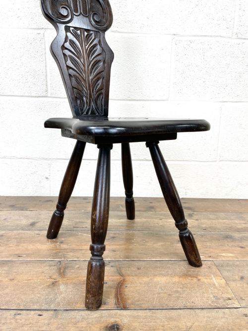 fig 5. Antique Welsh Oak Spinning Chair