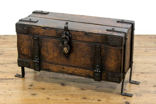 fig 2. 18th Century Style Carriage Trunk