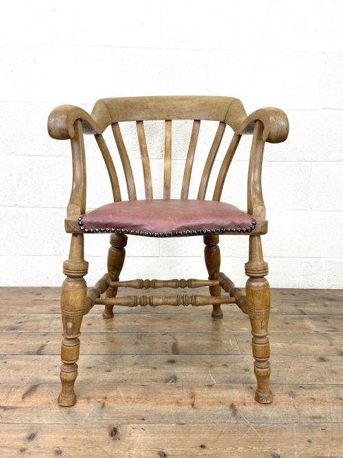 fig 1. Antique Beech Gentleman’s Tub Chair