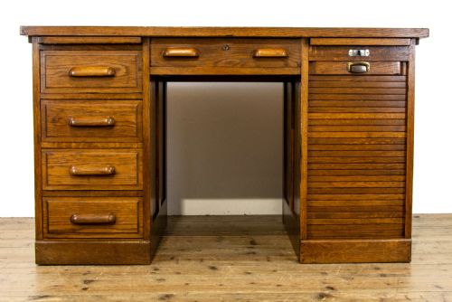 Antique Oak Kneehole Desk