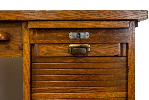 fig 2. Antique Oak Kneehole Desk