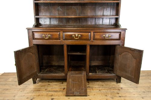 fig 1. Antique Welsh Oak Dresser