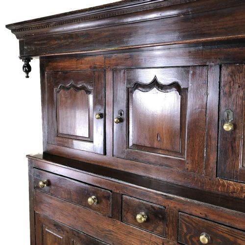 fig 2. 18TH CENTURY WELSH OAK DEUDDARN CUPBOARD