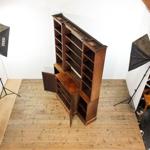 fig 4. Antique 20th Century Georgian Style Mahogany Breakfront Bookcase