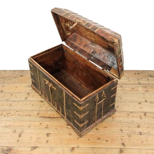 ANTIQUE 19TH CENTURY IRON BOUND TRUNK - ADDITIONAL PHOTO 6