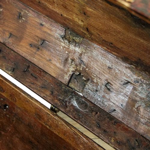 ANTIQUE 19TH CENTURY IRON BOUND TRUNK - ADDITIONAL PHOTO 7