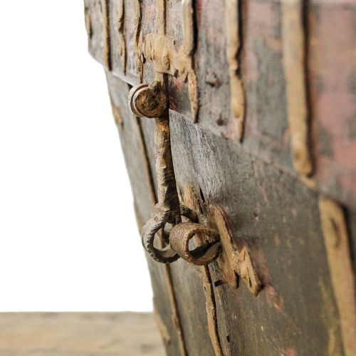 ANTIQUE 19TH CENTURY IRON BOUND TRUNK - ADDITIONAL PHOTO 9