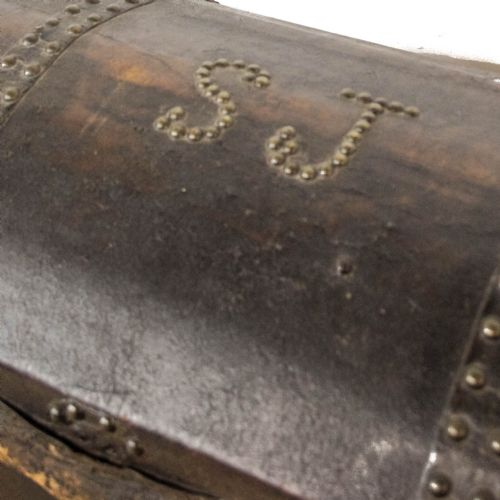 ANTIQUE LEATHER DOMED TRUNK - ADDITIONAL PHOTO 6
