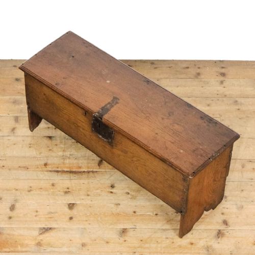 ANTIQUE 18TH CENTURY OAK SWORD CHEST - ADDITIONAL PHOTO 2