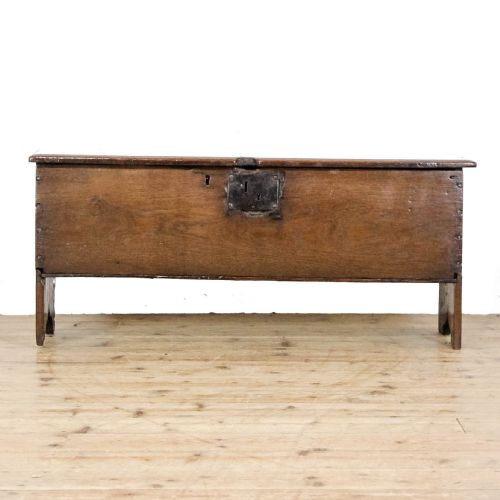ANTIQUE 18TH CENTURY OAK SWORD CHEST - ADDITIONAL PHOTO 4