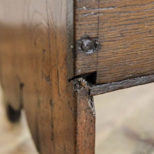 ANTIQUE 18TH CENTURY OAK SWORD CHEST - ADDITIONAL PHOTO 12