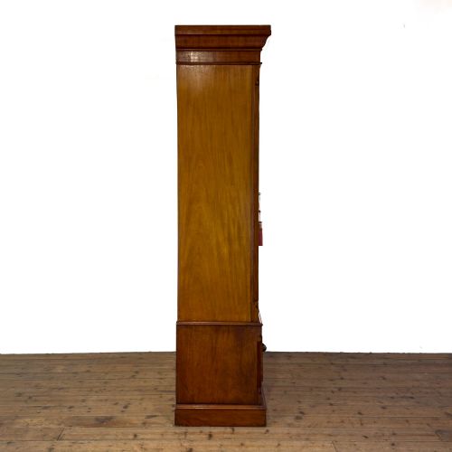 ANTIQUE VICTORIAN MAHOGANY WARDROBE - ADDITIONAL PHOTO 2