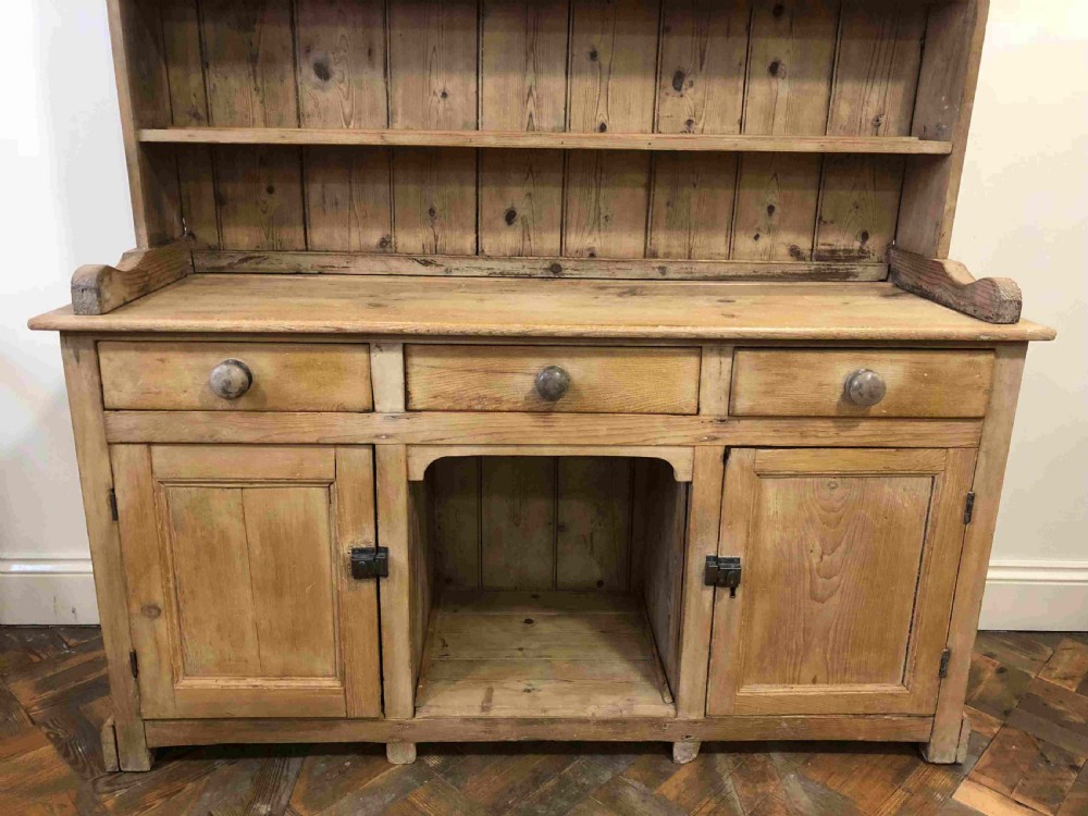  Antique Pine Dresser with Dog Kennel Base  View II