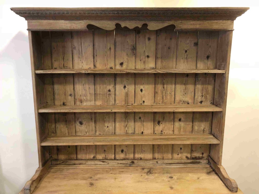  Antique Pine Dresser with Dog Kennel Base  View IV