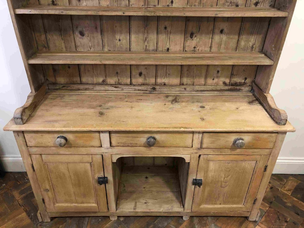  Antique Pine Dresser with Dog Kennel Base  View V