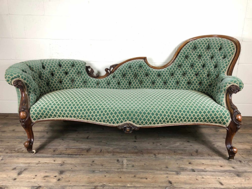Decorative 19th Century Victorian Walnut Sofa 