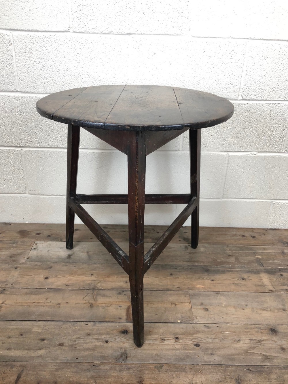 Early 19th Century Welsh Oak and Pine Cricket Table