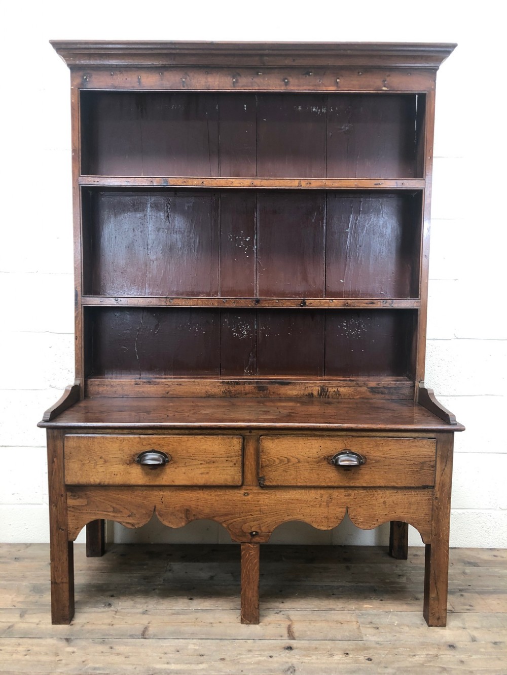Early 19th Century Oak Rack Back Cottage Dresser 