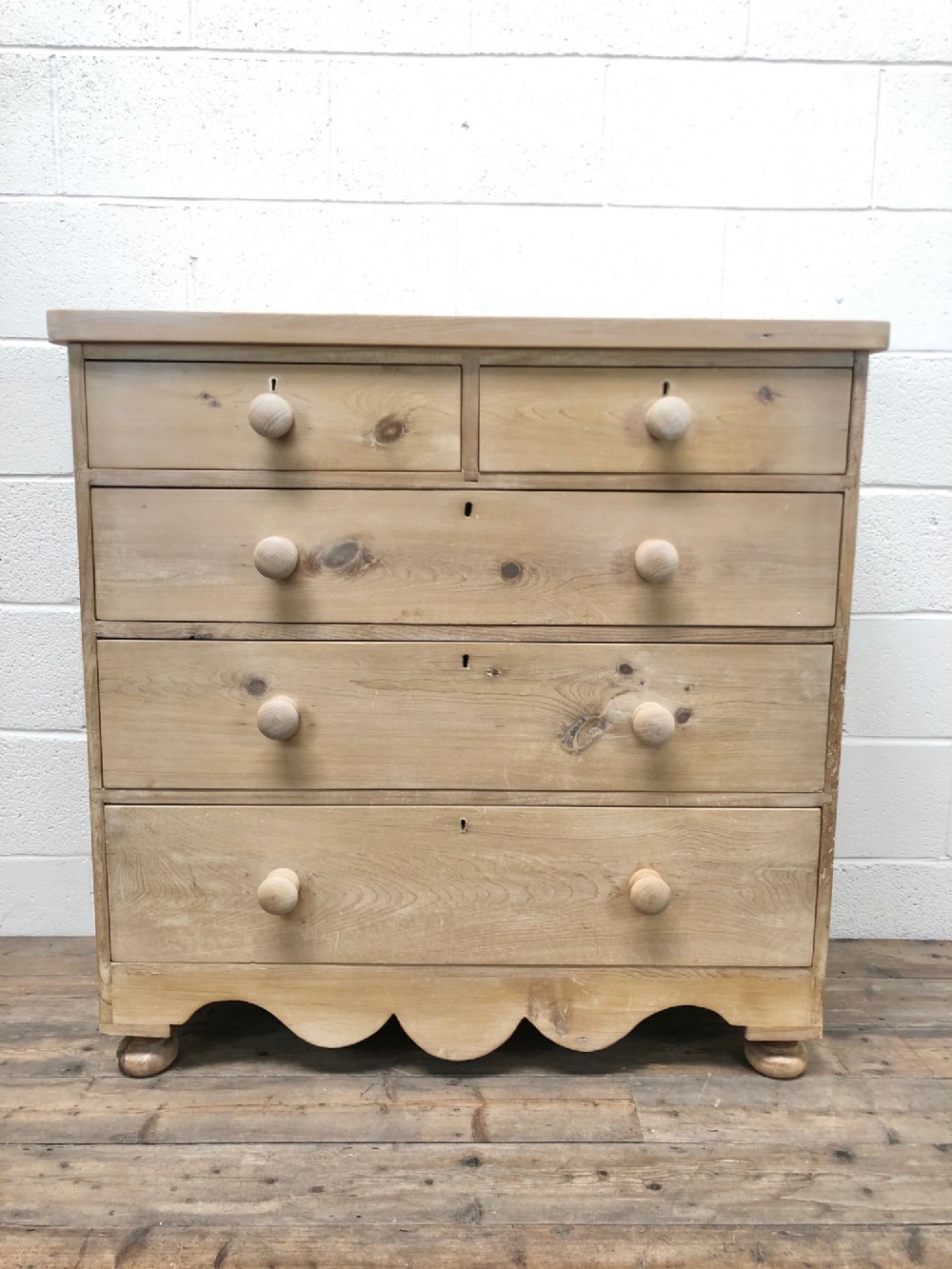 Antique Victorian Pine Chest of Drawers with Shaped Apron