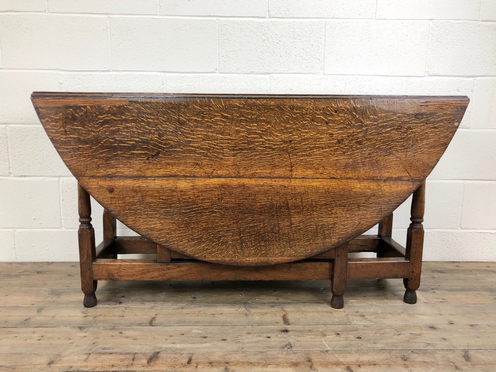 Large Circular 19th Century Oak Gate Leg Table 