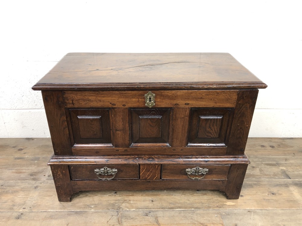 Antique Welsh Oak Coffer Bach