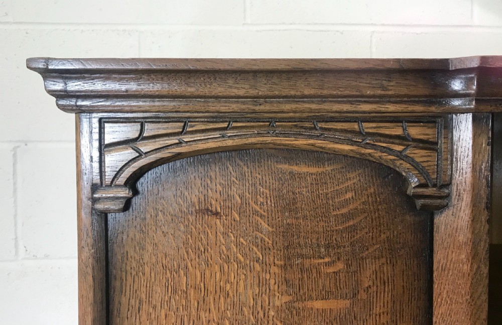 Early 20th Century Oak Linen Fold Wardrobe – By L. Marcus Ltd. View VII
