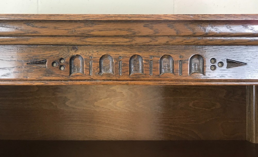Early 20th Century Oak Linen Fold Hall Cupboard – By L. Marcus Ltd. View VI