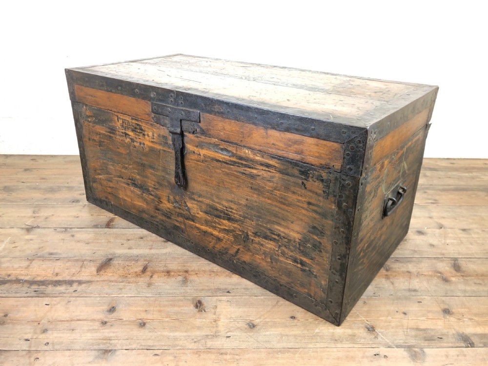 Wooden Metal Bound Travel Trunk – Charles Kingston  View XVIII