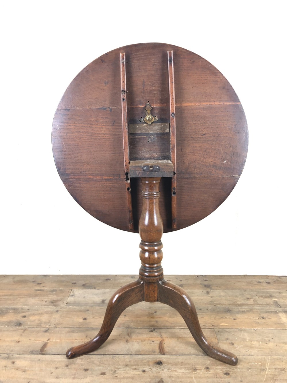 19th Century Oak Circular Tilt Top Tripod Table View X