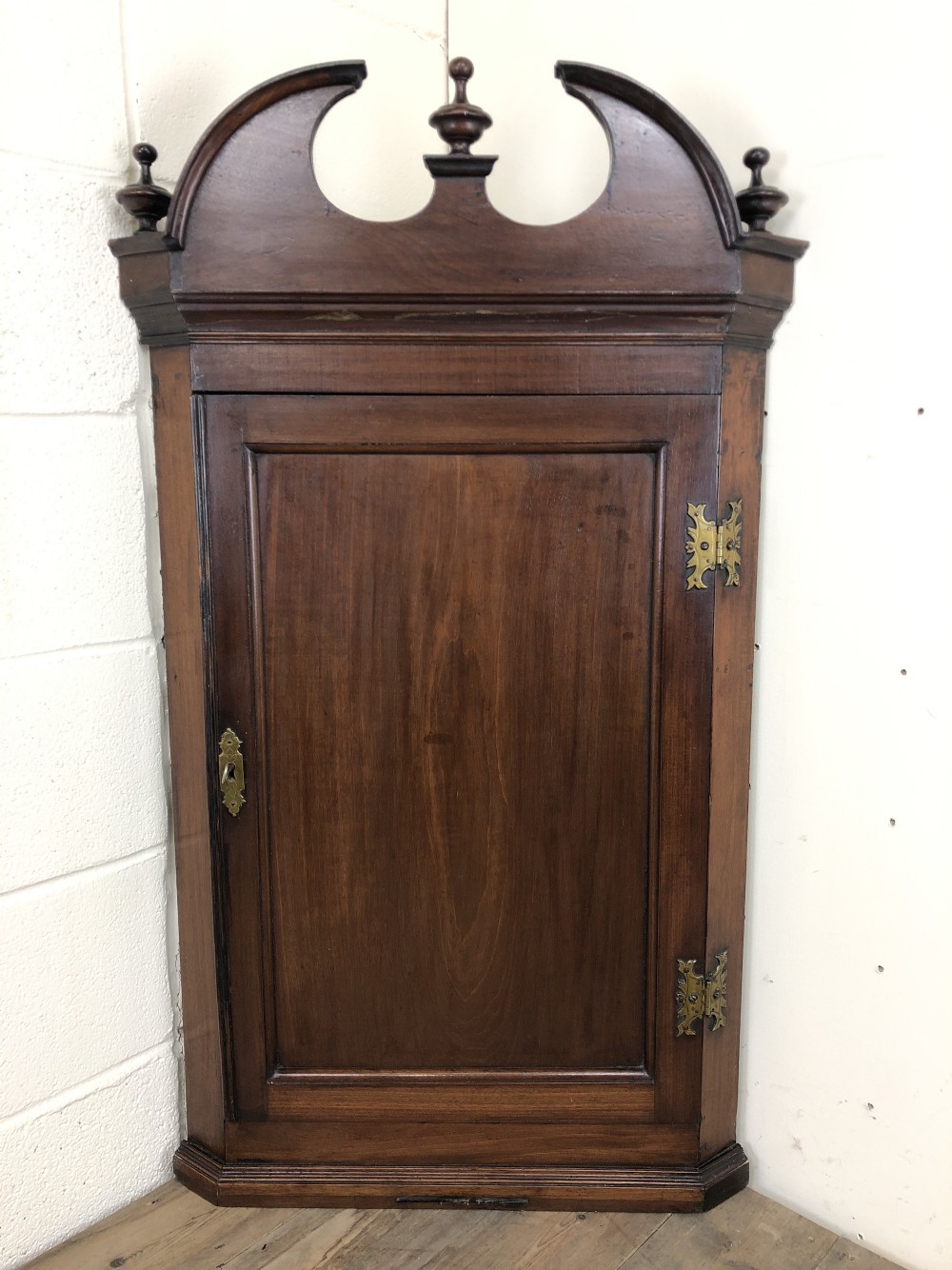 Antique Georgian Mahogany Hanging Corner Cupboard 