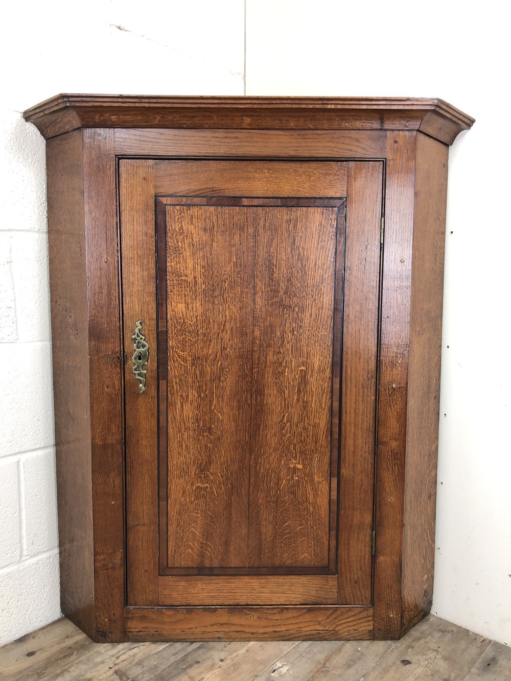 Georgian Oak Wall Hanging Corner Cupboard