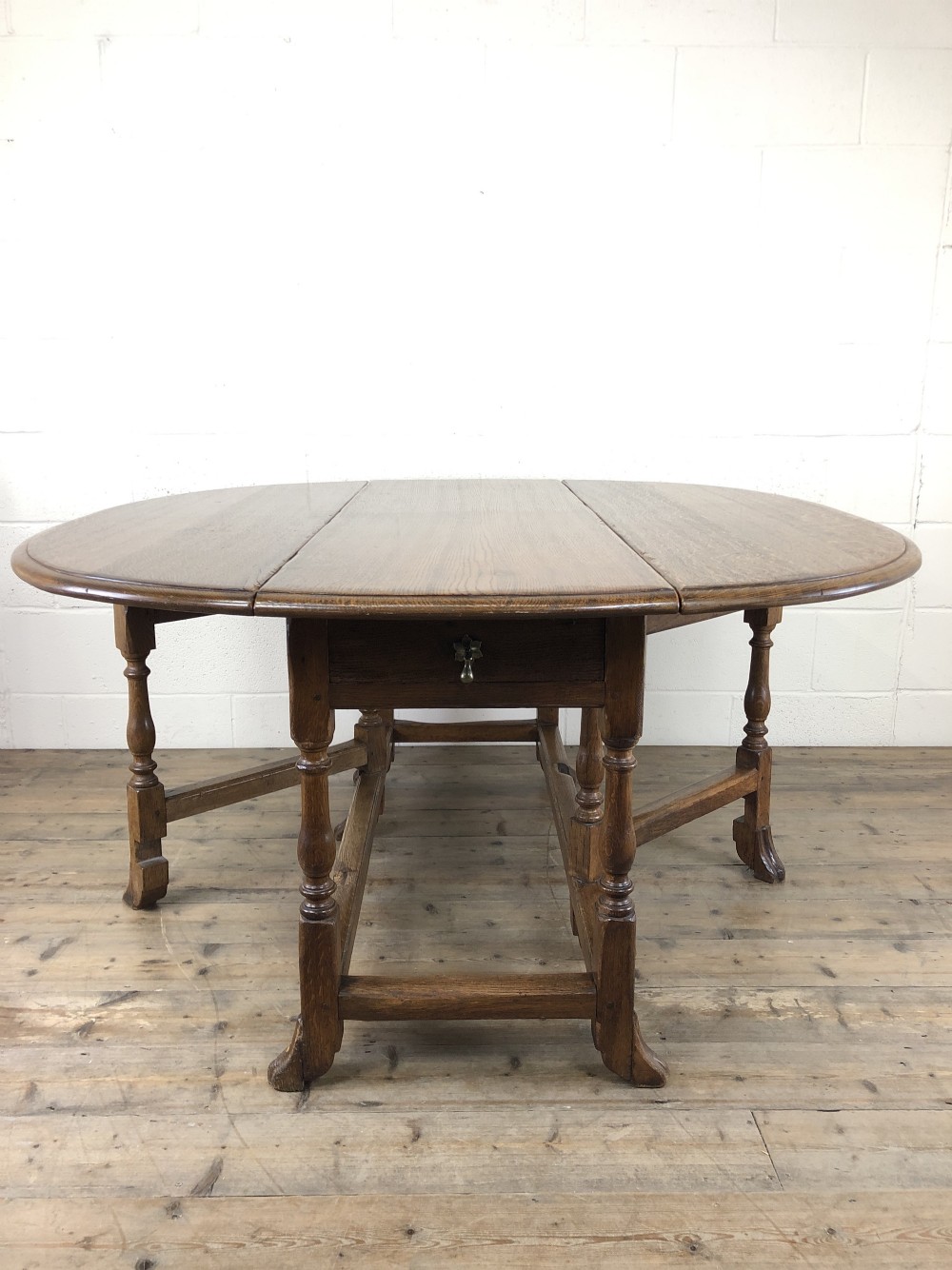 Early 20th Century Antique Oak Gate Leg Dining Table