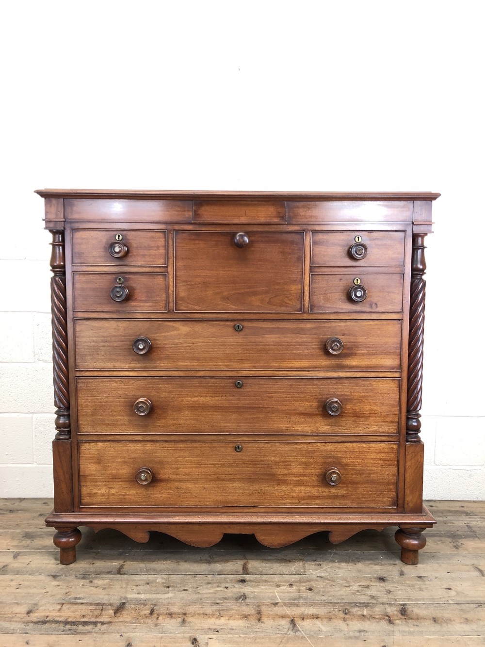 Large Victorian Mahogany Chest of Drawers