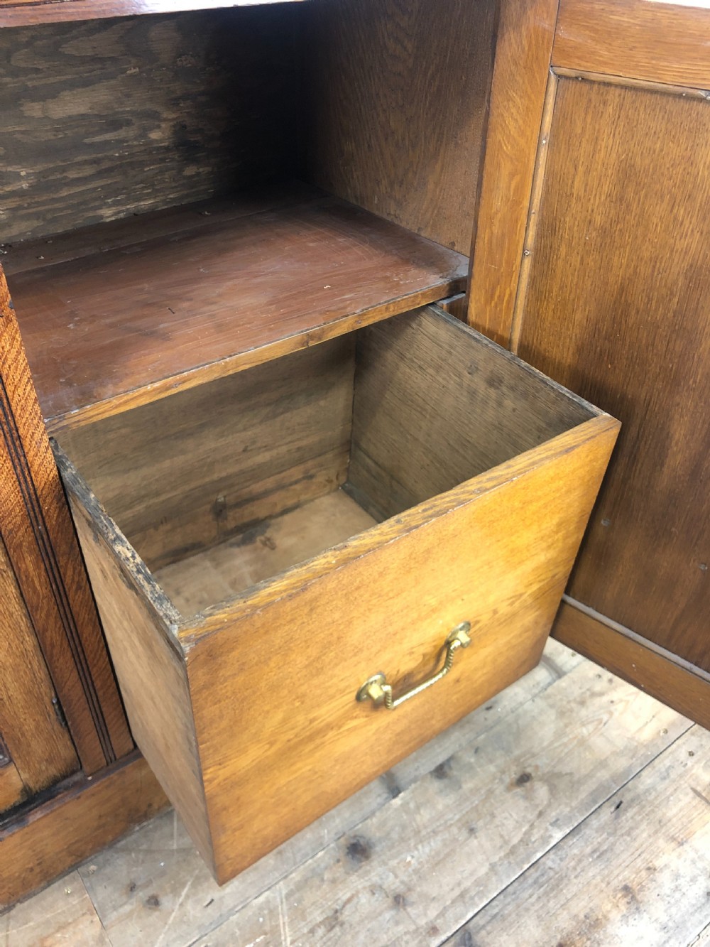Early 20th Century Antique Oak Dresser View IV