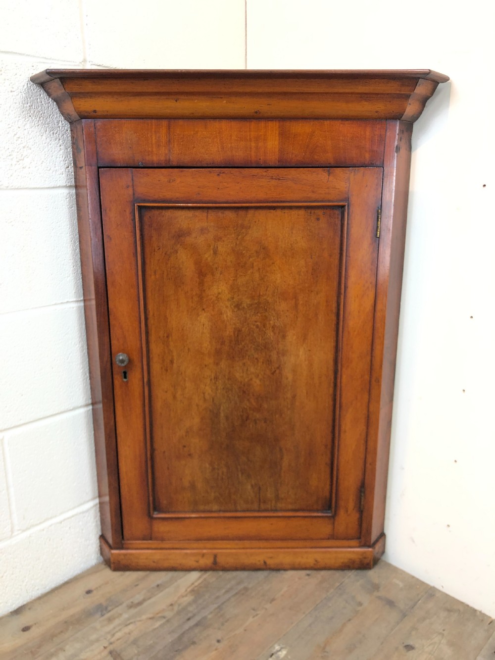 Victorian Mahogany Wall Hanging Corner Cupboard