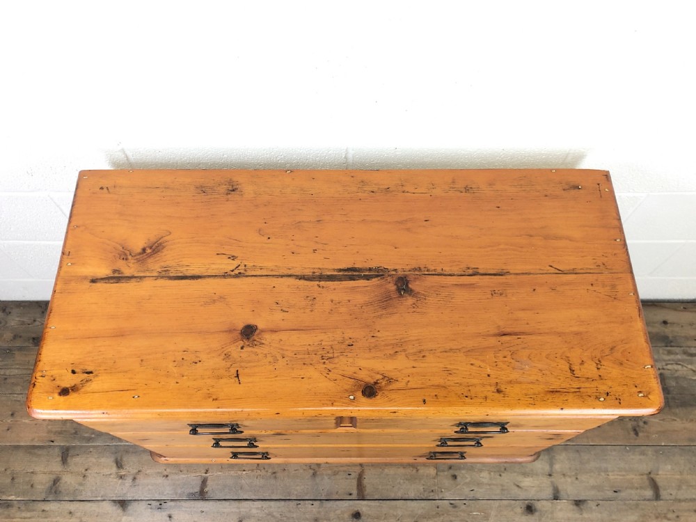Pine Chest of Drawers with Art Nouveau Handles View III
