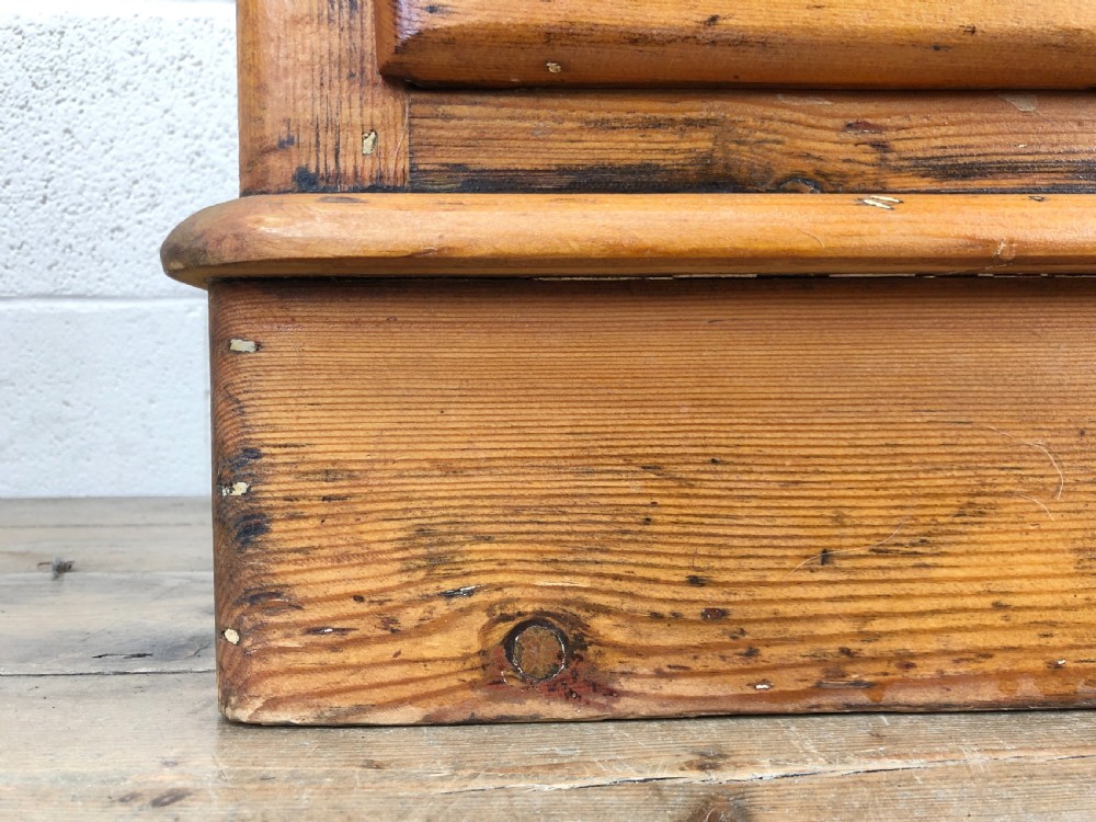 Pine Chest of Drawers with Art Nouveau Handles View V