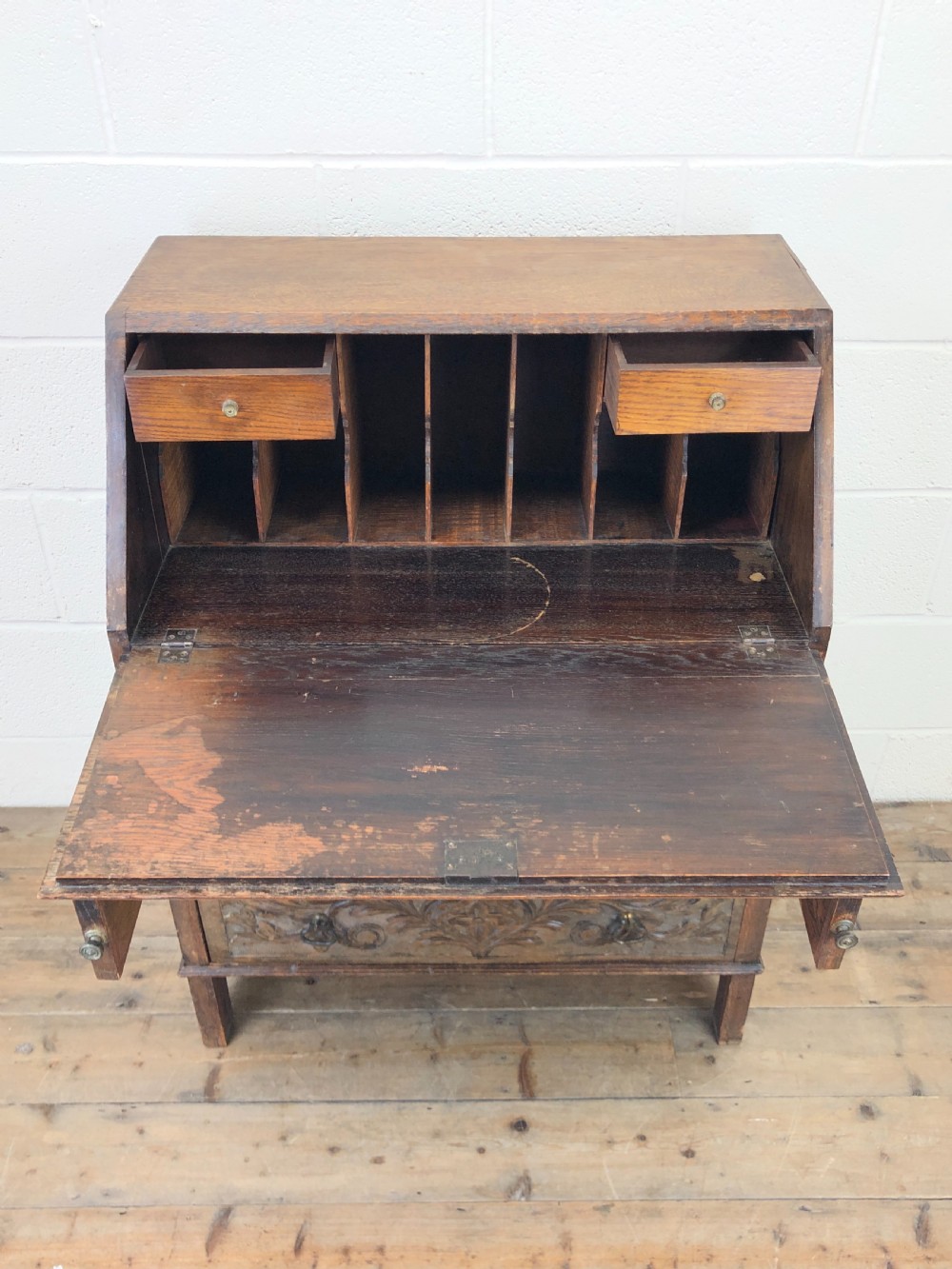 Early 20th Century Oak Carved Bureau View III