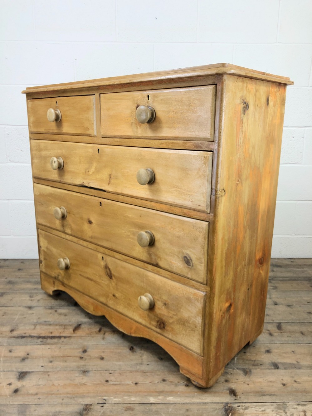 Victorian Pine Chest of Drawers  View VIII