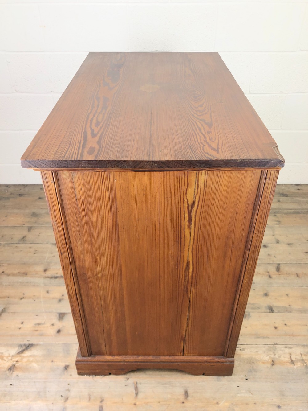 Early 20th Century Pitch Pine Chest of Drawers View VII