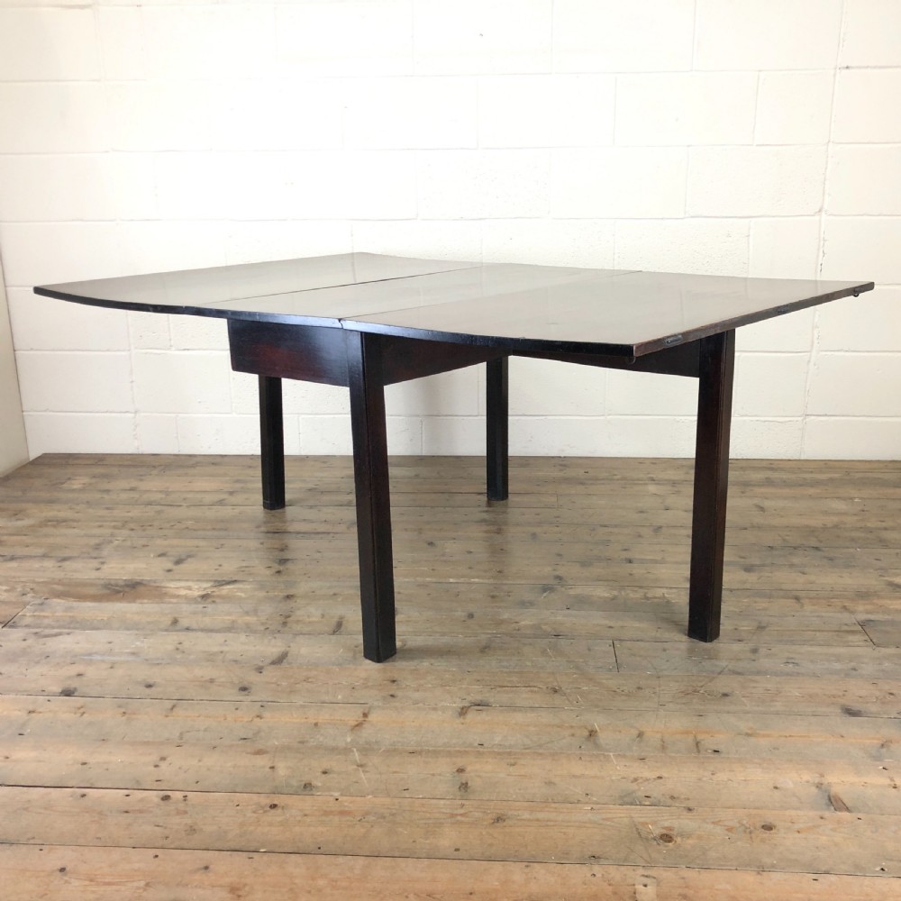 18th Century Mahogany Drop Leaf Table