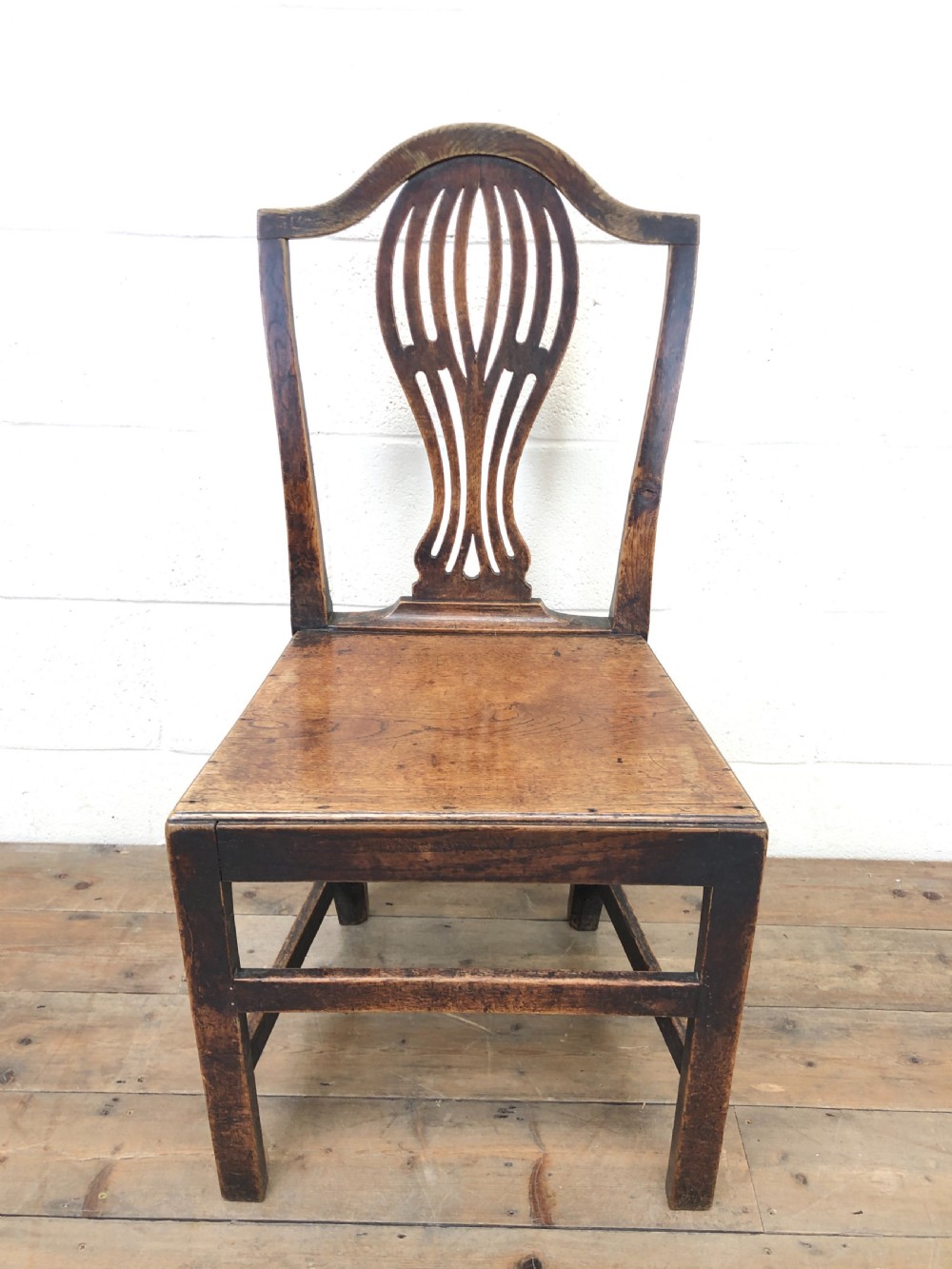 Set of Four 19th Century Welsh Oak Camel Back Farmhouse Chairs View VI
