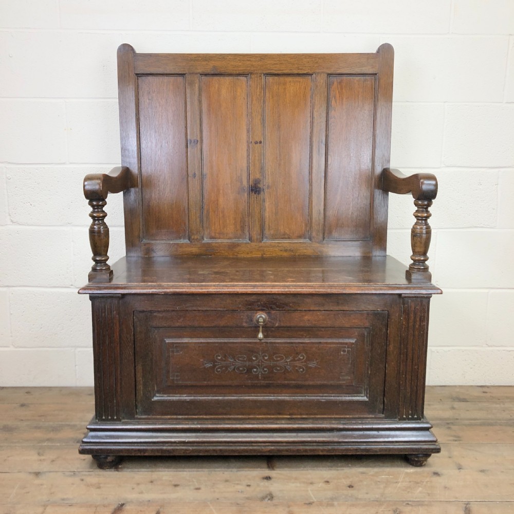 Early 20th Century Oak Settle Bench