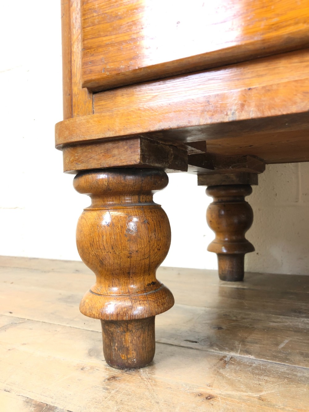 Victorian Oak Straight Front Chest of Drawers View V