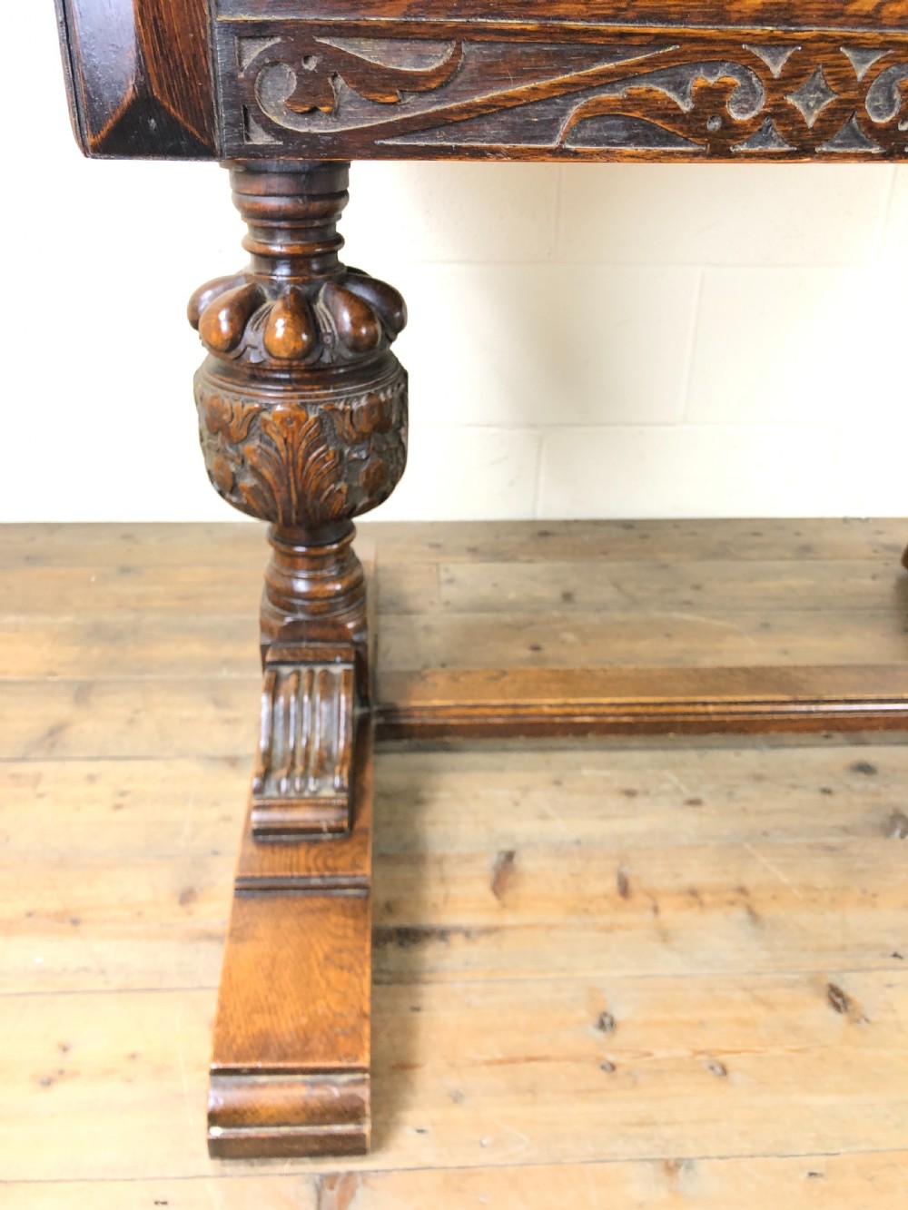 Oak Draw Leaf Dining Table  View VIII
